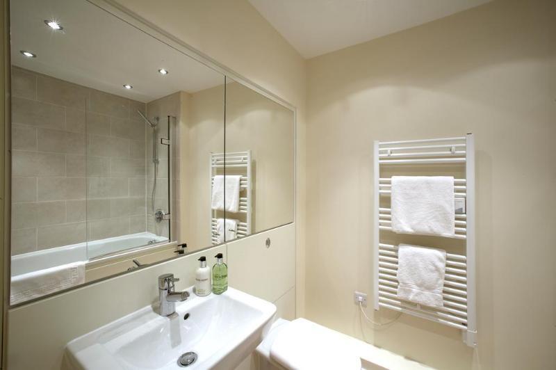The Paramount, Swindon Extérieur photo