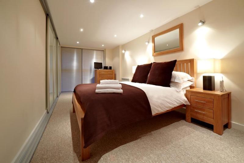 The Paramount, Swindon Extérieur photo