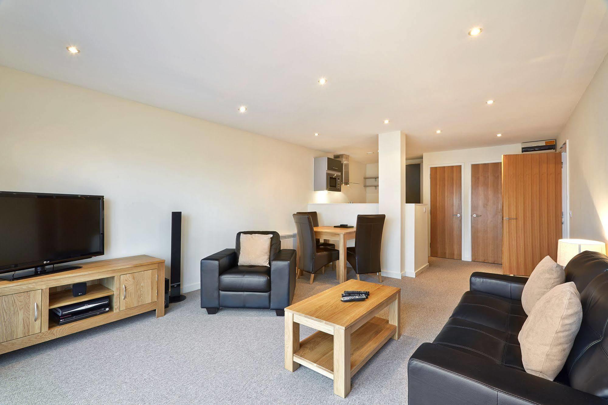 The Paramount, Swindon Extérieur photo