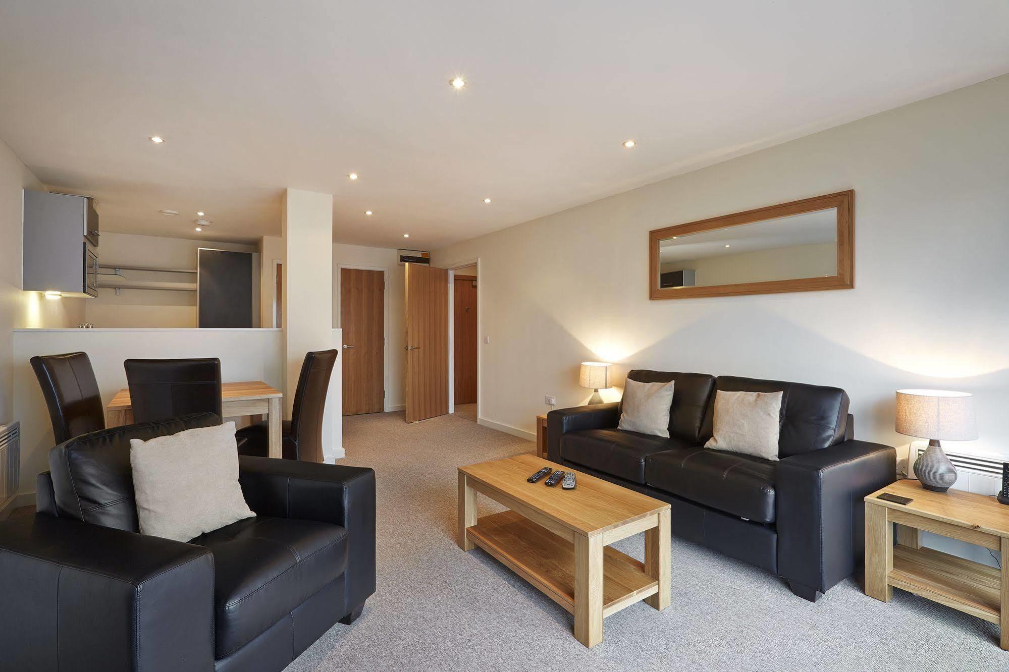 The Paramount, Swindon Extérieur photo