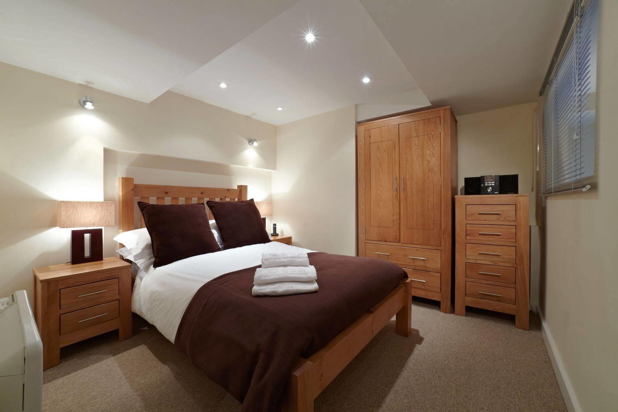 The Paramount, Swindon Extérieur photo